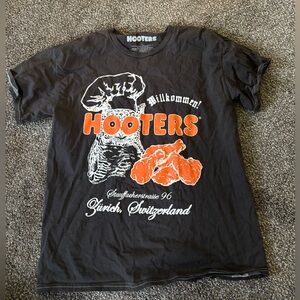 Hooters Charcoal Tee